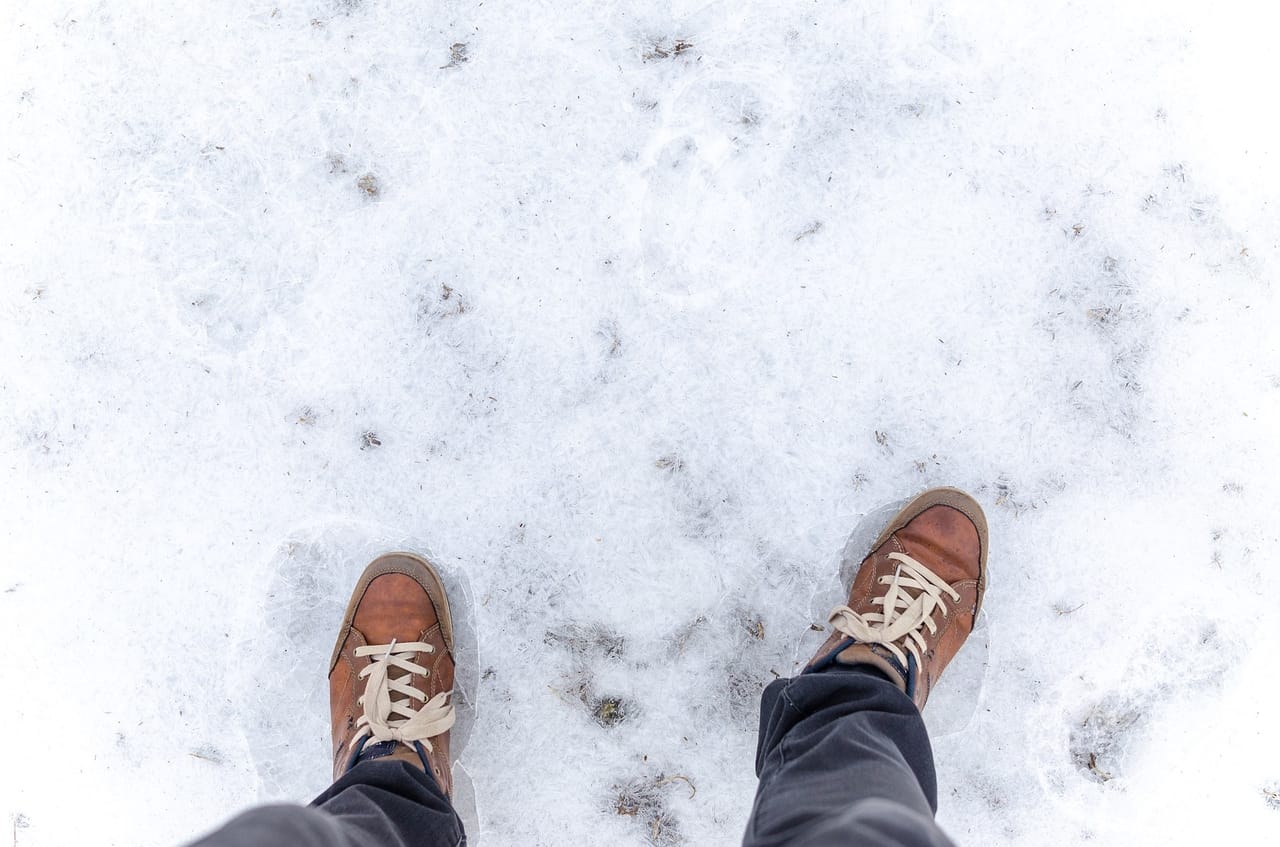 shoes-on icy-ground