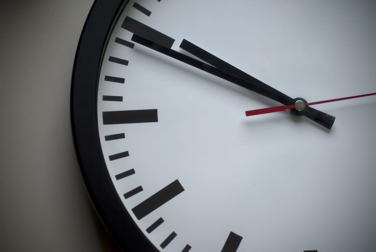 black-and-white-clock