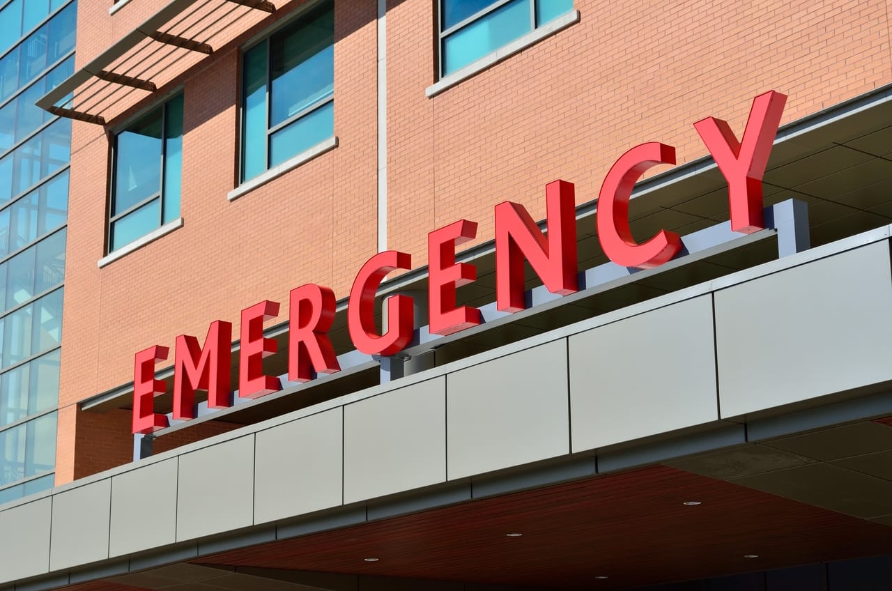 hospital-emergency-sign